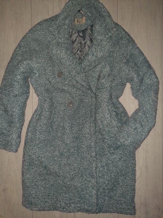 Размер 46-48 стильное обалденое полупальто на девушку отдам дёщ