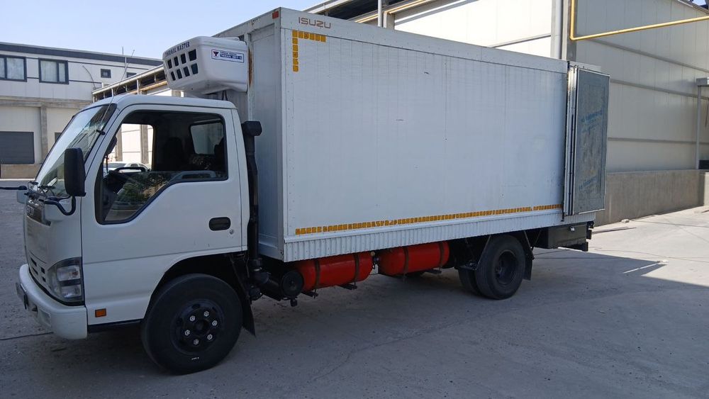 Isuzi npr  Рефрижератор