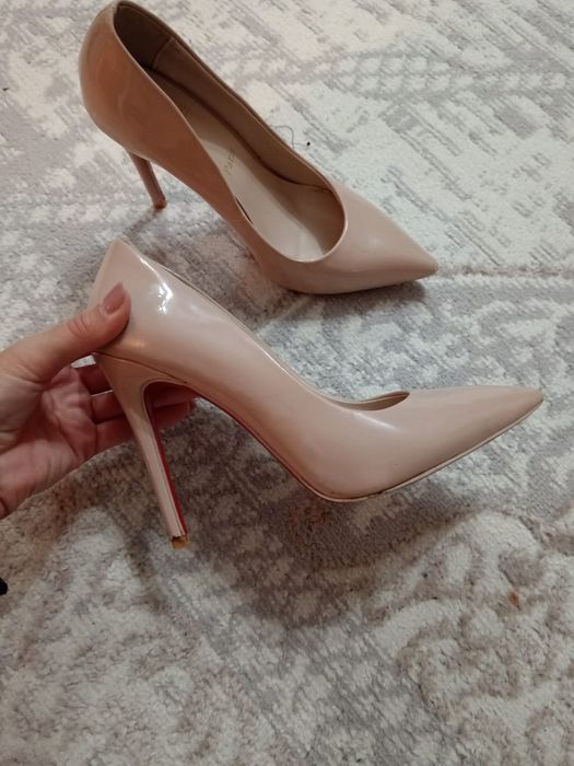 Женский туфли сатылады