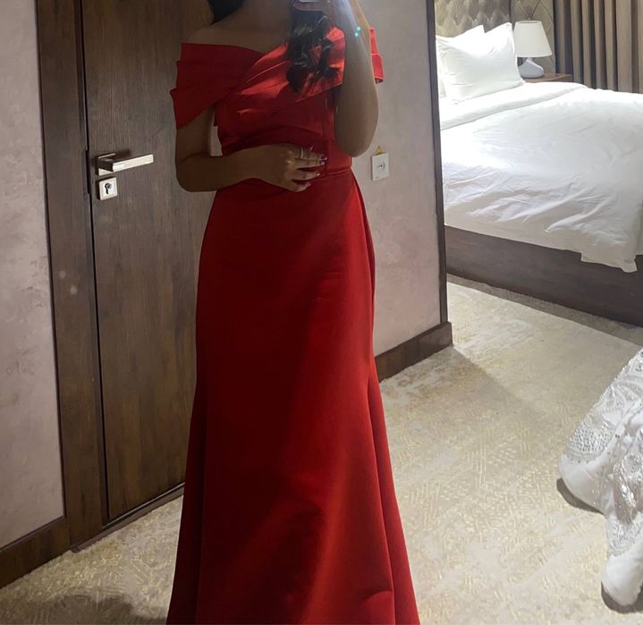 Vecherniy ko’ylaklar sotiladi