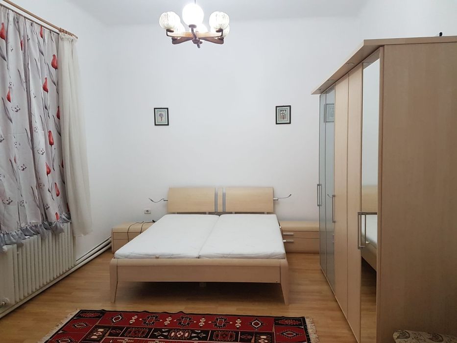 Vand casa ultracentrala deosebita cu 2 unitati separate