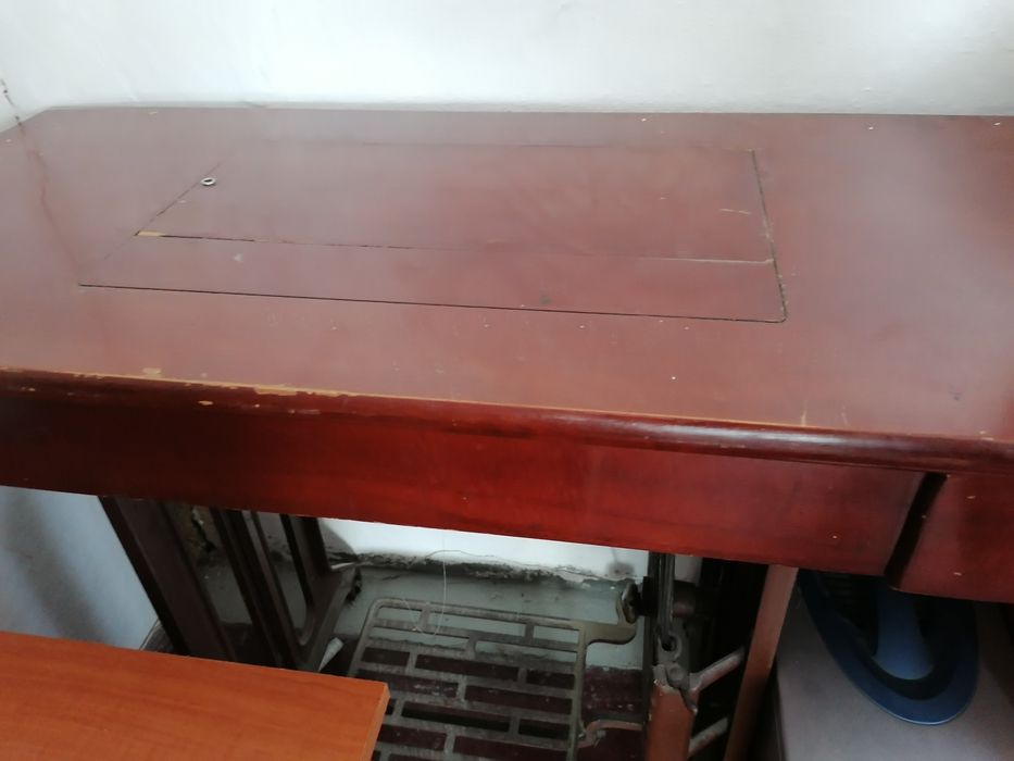 Mașina de cusut ILEANA