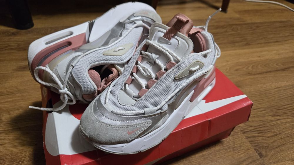 Дамски маратонки Nike furyosa