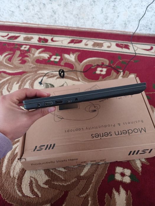 ISIII MSI Modern 15 B12M Intel Core i5-1235U