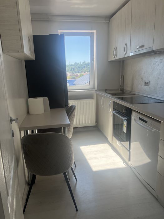 Apartament oferit spre inchiriere….whatsapp