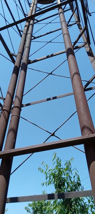 Башня 20метирдан узун 
Башня
Узунлиги: 20м узун
Ени: 3м
Бочка сигим