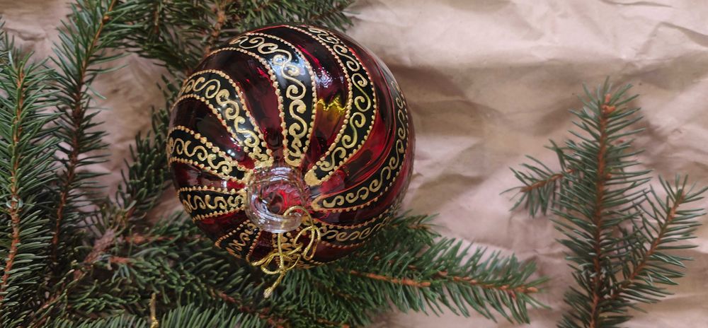 Стъклена играчка за елха