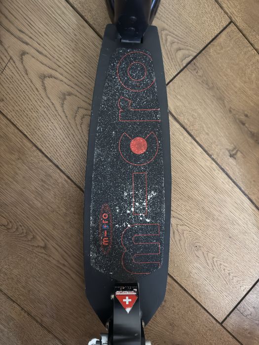 Оригинална тротинетка Micro Classic Black – здрава и надеждна