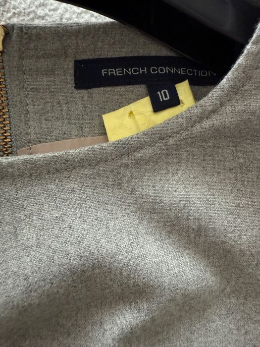 French Connection рокля - размер S