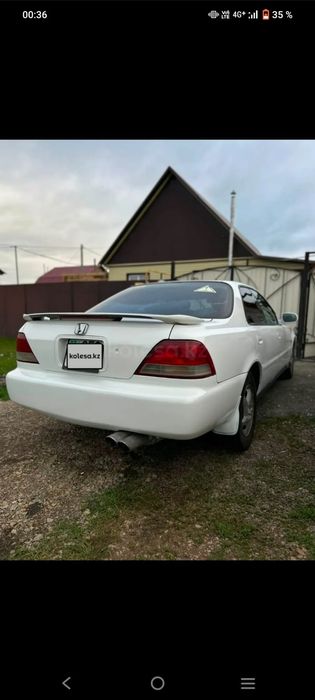 Продам хонду Inspire 1997год объем 2.5.
