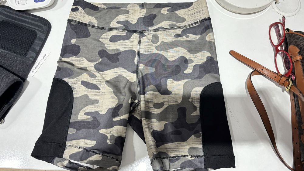 Спортивный костюм и для пляжа футболка