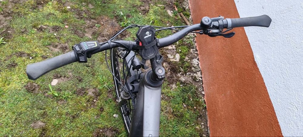 Bicicleta electrica CUBE