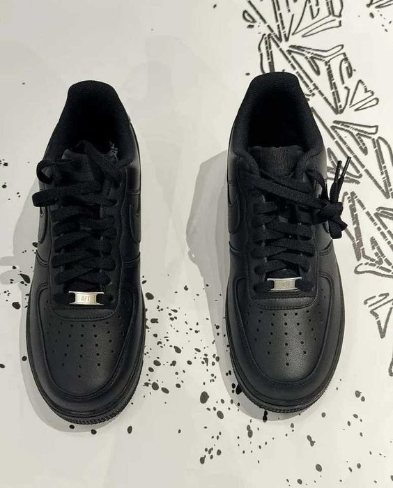 Nike Air Force 1 Triple Black