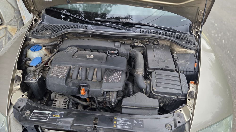 Skoda Octavia 1,6 MPI, vopsea originala fără rugina, superba