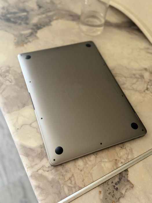 Apple Macbook air
