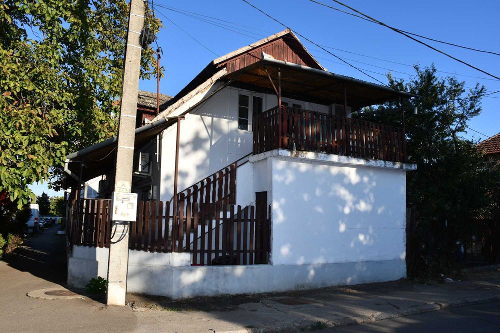 Vand spatiu comercial cu anexe