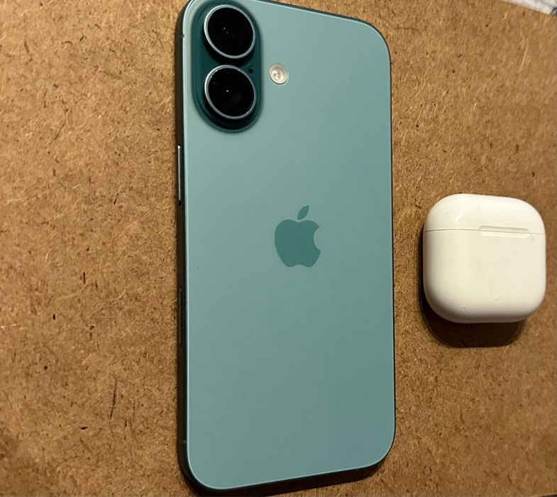 Iphone 16 256 gb +airpods 4