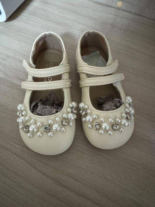 Продам детские сандали