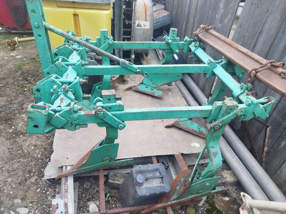 Tractor U 445 fab 2002 și utilaje