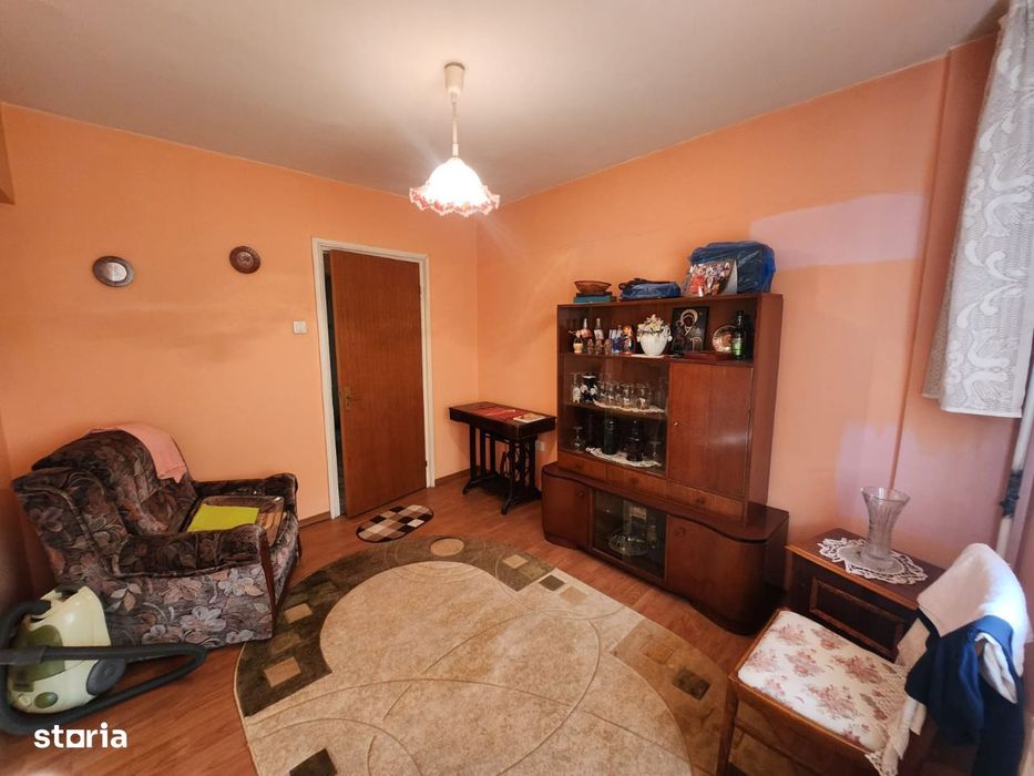 Apartament de vanzare 4 camere - Negru Voda