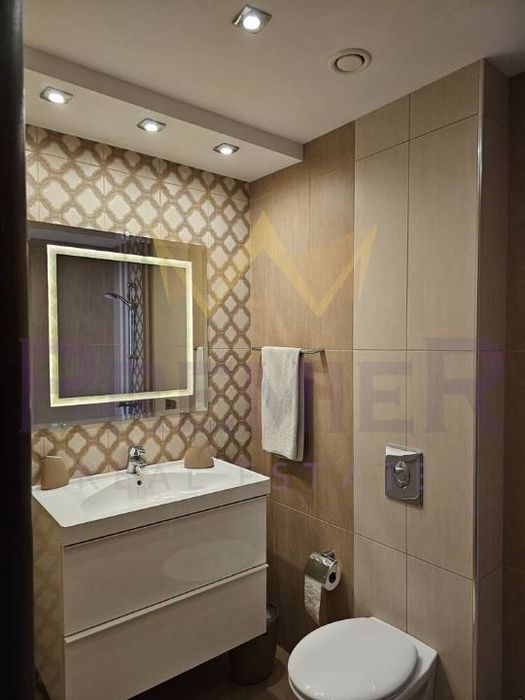 Продава се Тристаен апартамент в Бургас, Сарафово - 110 кв.м за 2200 €/кв.м - Снимка #12