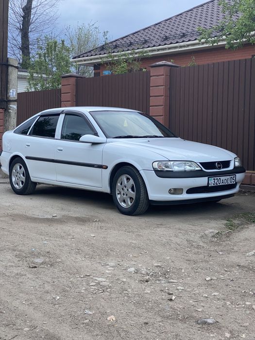 Опель Вектра б 1997 год