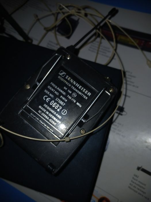 Golovnoy distansionniy mikrofon ZENNHISER