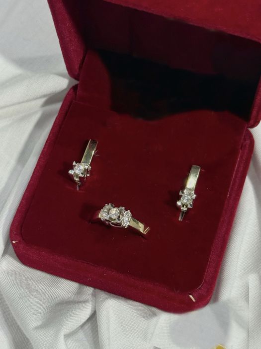 Золотые изделия продам