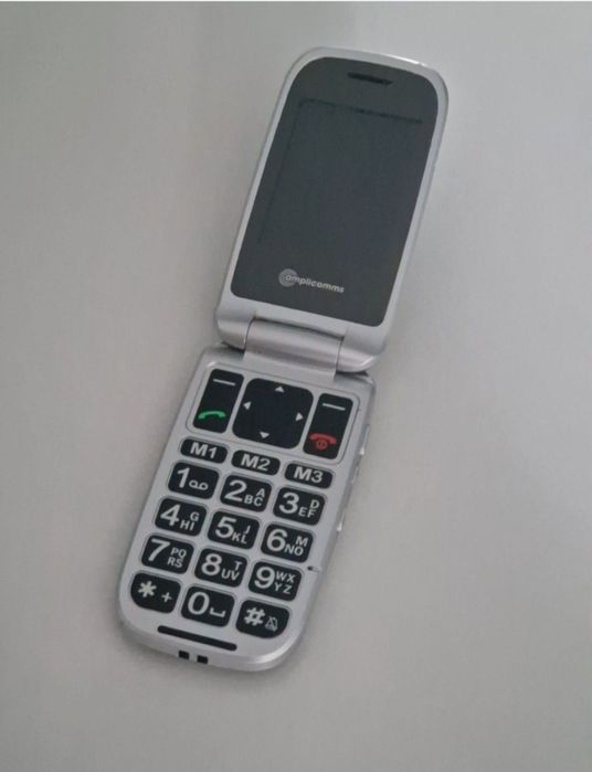 Super telefon cu clapeta perfect pentru Seniori