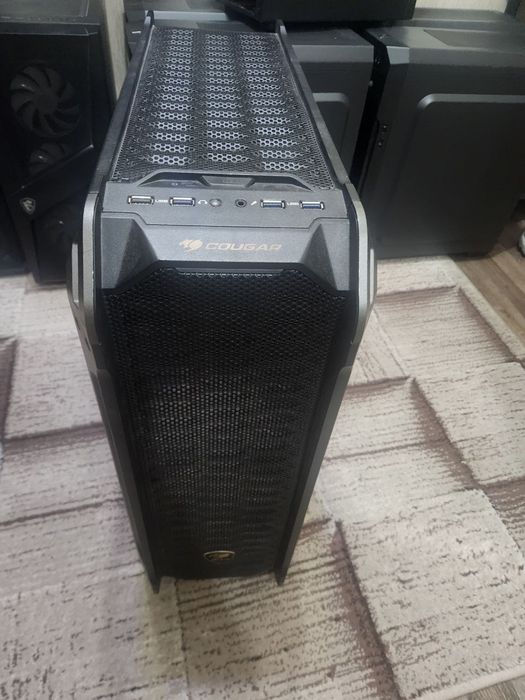 Мощный кейс Cougar пустой