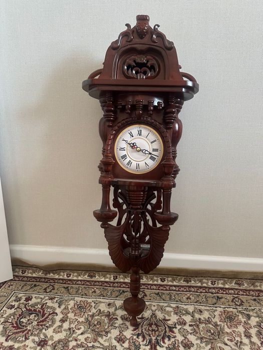 Продам настенные часы