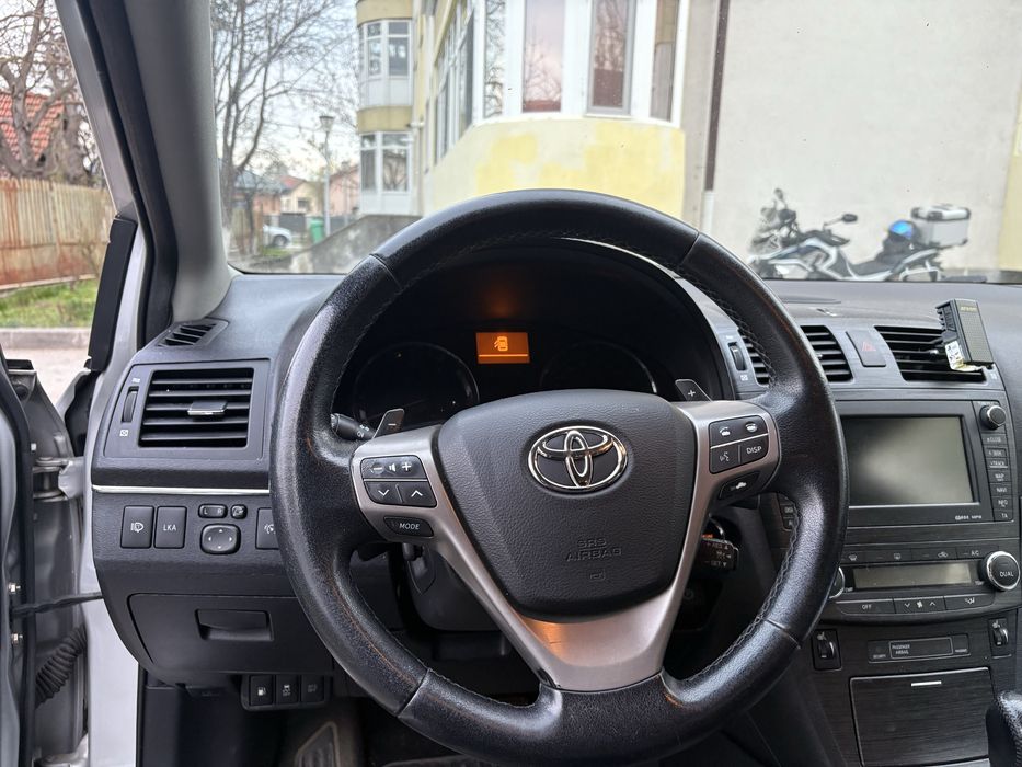 Toyota Avensis echipare Top