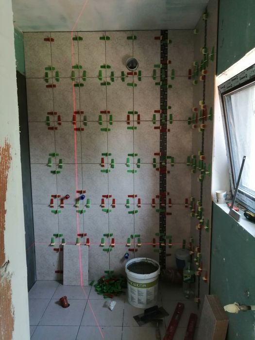 Фиксатори за плочки клинове