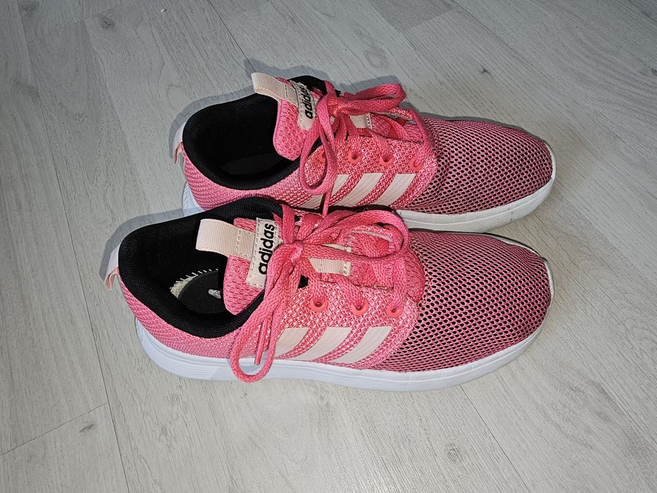Adidasi roz marime 34
