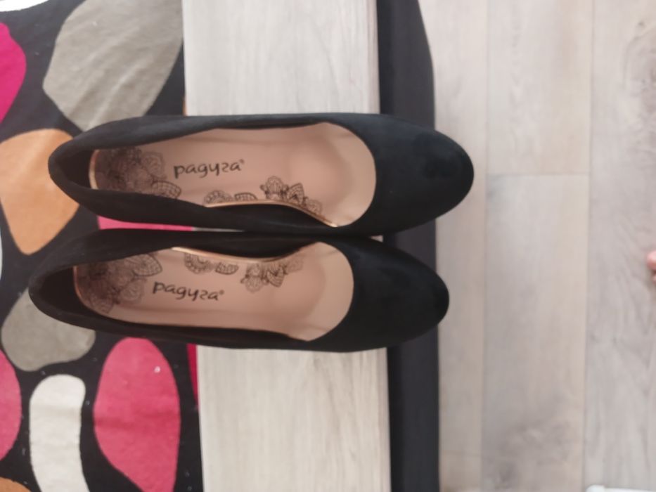 Продам туфли новые