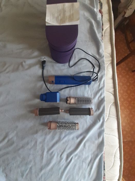 Продам набор Дайсон в комплекте новый