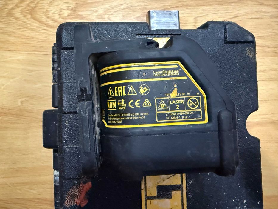 Лазерен Нивелир Dewalt DW088