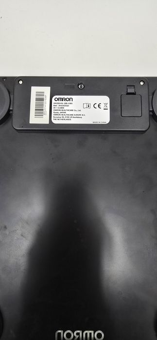 Напольные весы "OMRON"