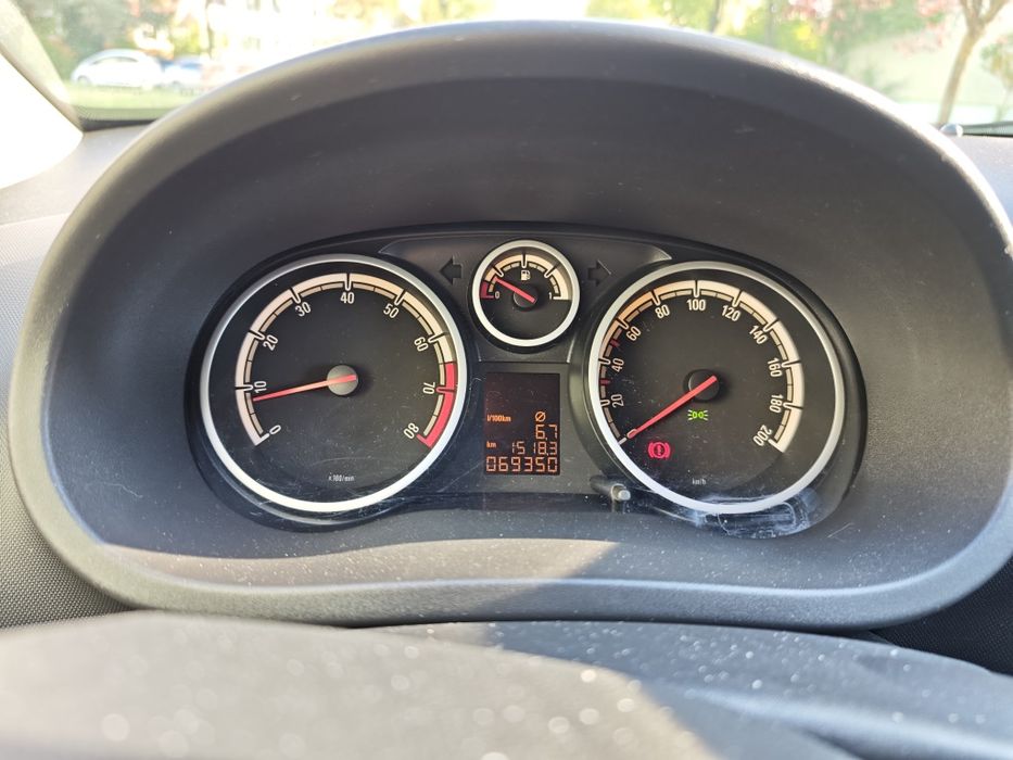 Opel Corsa 1.2 benzina 2010
