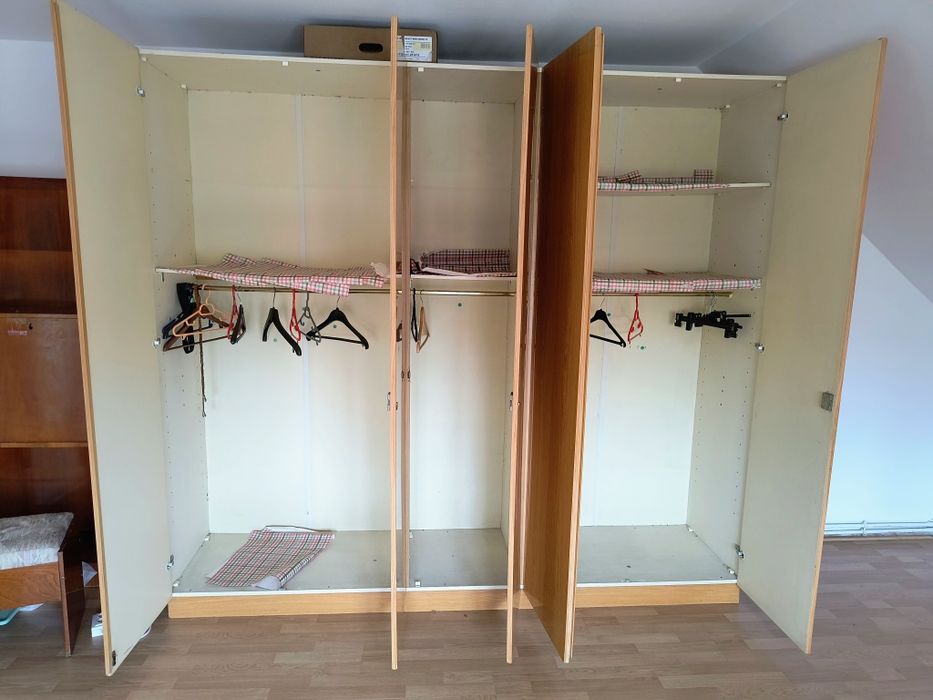 Donez mobilă, carti, covoare, etc