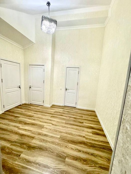 Яшнабад ЖК Азия Хаус срочно продается квартира  2/8/8  60м2