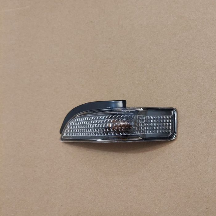 Повторитель поворотника Камри 50/55 Camry, Corolla,Avalon, Venza, Rav4