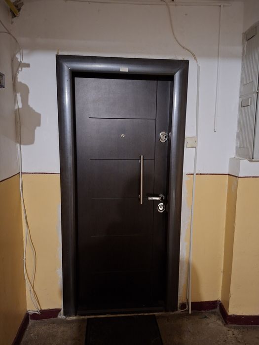 Închiriez apartament 3 camere MB