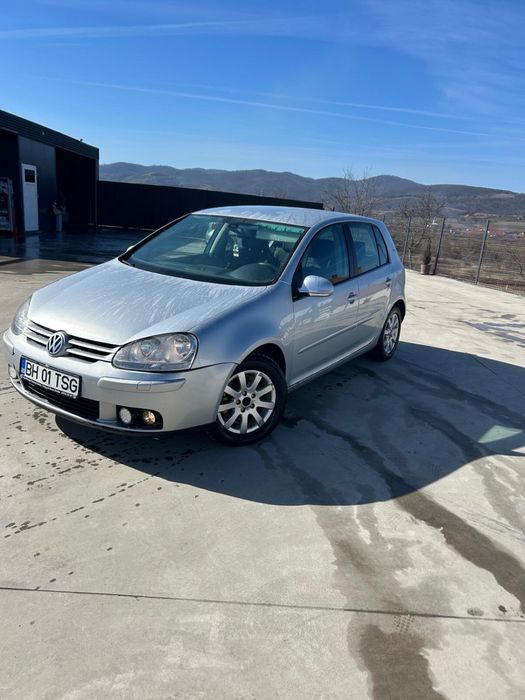 Vând Volkswagen Golf 5