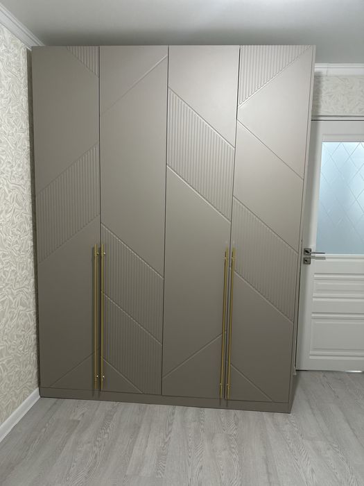 Срочно продам шкаф