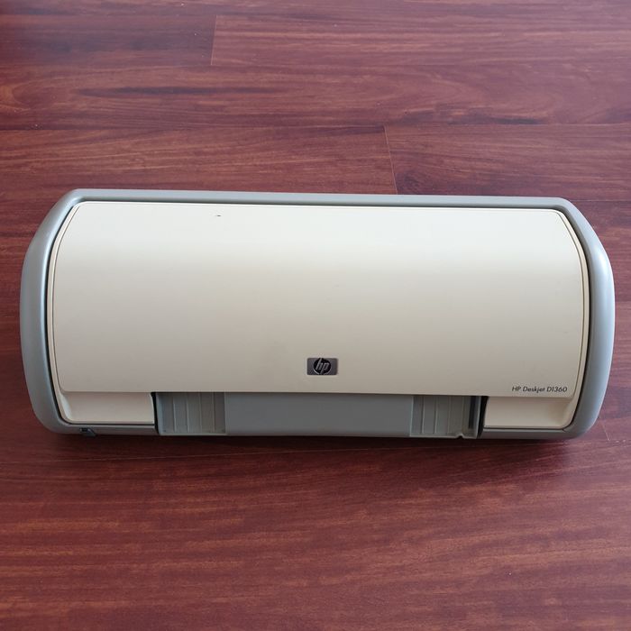 Цветной Принтер компактный HP Deskjet D1360