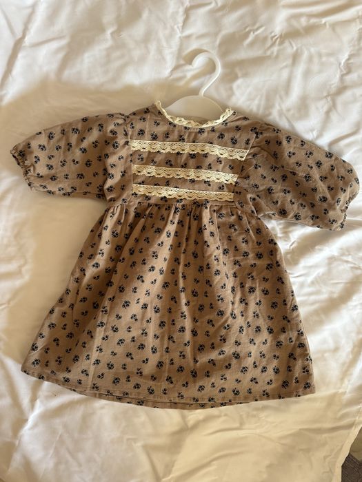 Продам платья на 3 года