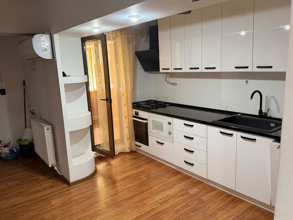Vand Apartament 3 camere!