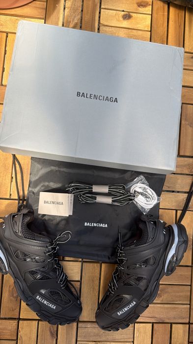 balenciaga track led