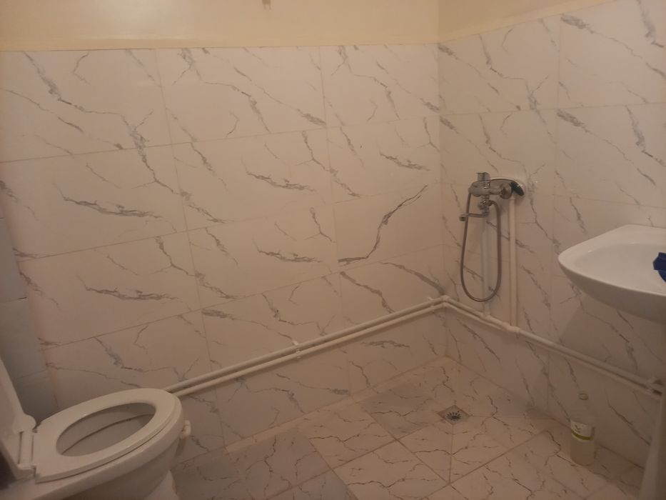 Uy sotiladi 3 xonalik